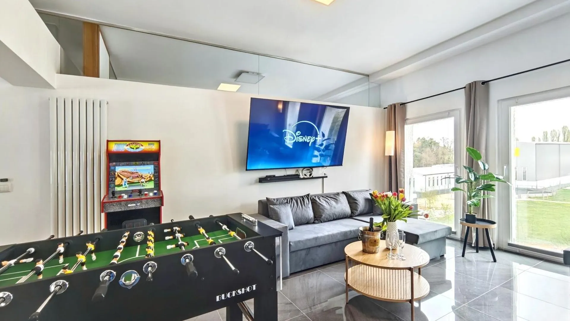 Loft Fuer Bis Zu 12, Whirlpool, Infrarotsauna, Arcade-Spiele, Tischfussball, Wii contacts