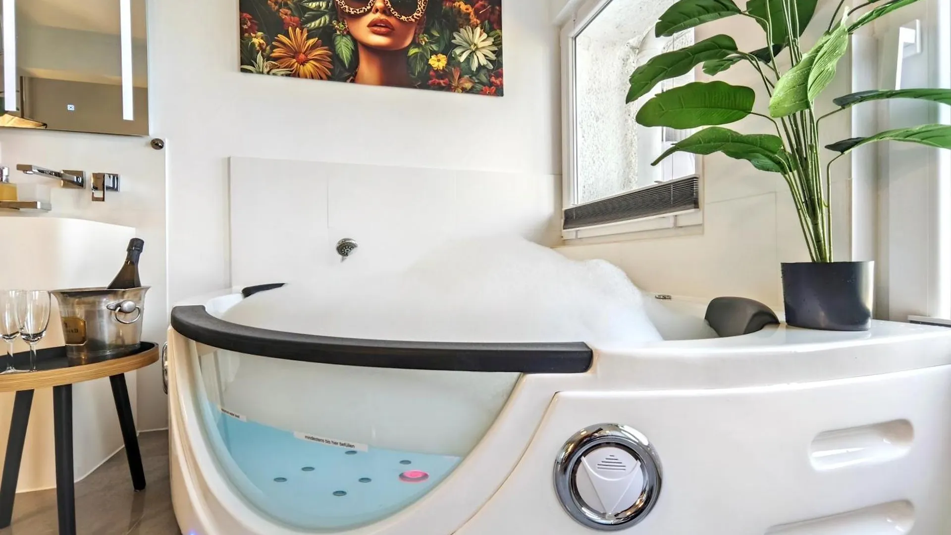 Loft Fuer Bis Zu 12, Whirlpool, Infrarotsauna, Arcade-Spiele, Tischfussball, Wii Nuremberg 0*,  Germany