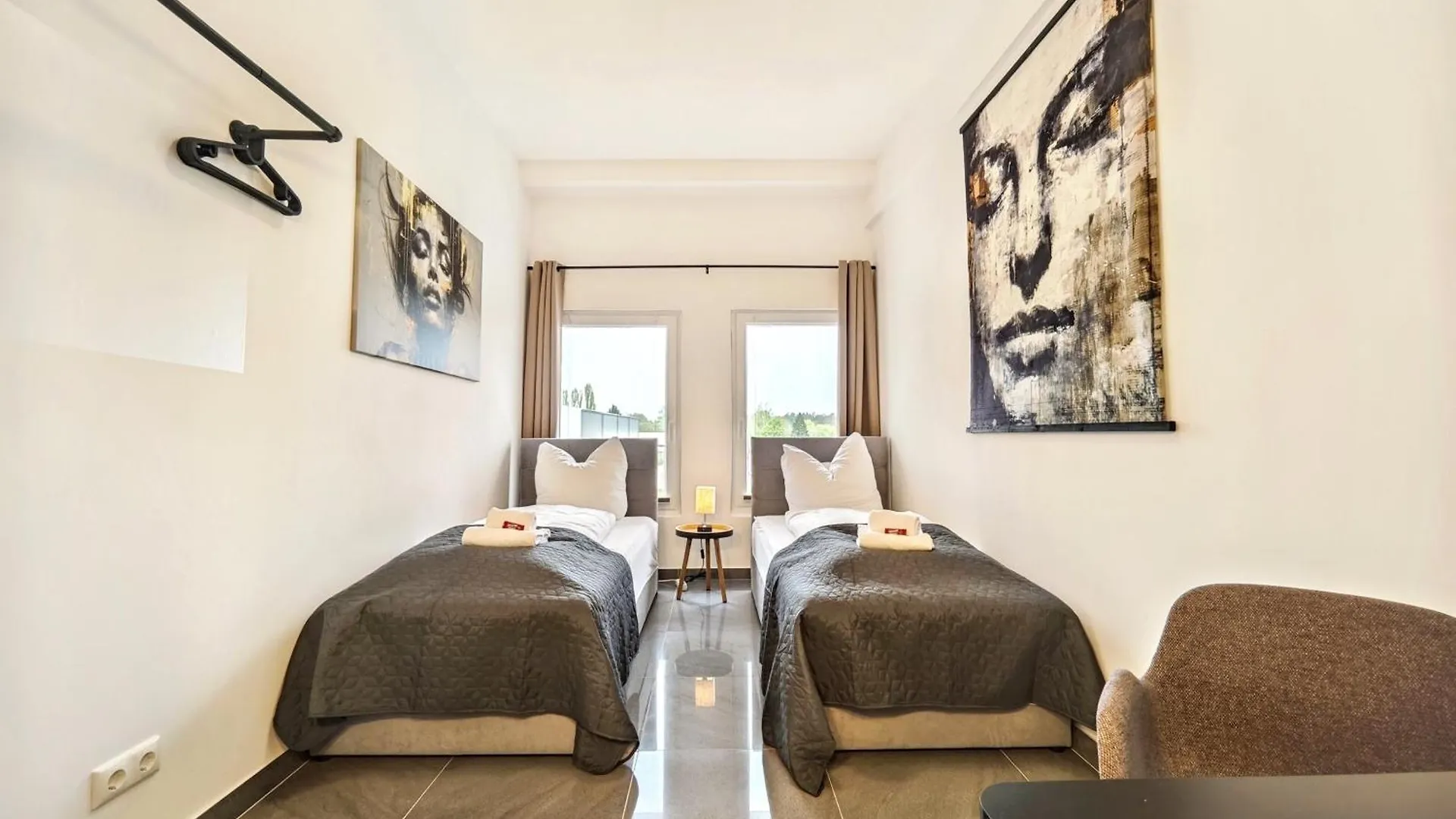 Loft Fuer Bis Zu 12, Whirlpool, Infrarotsauna, Arcade-Spiele, Tischfussball, Wii Nuremberg Apartment